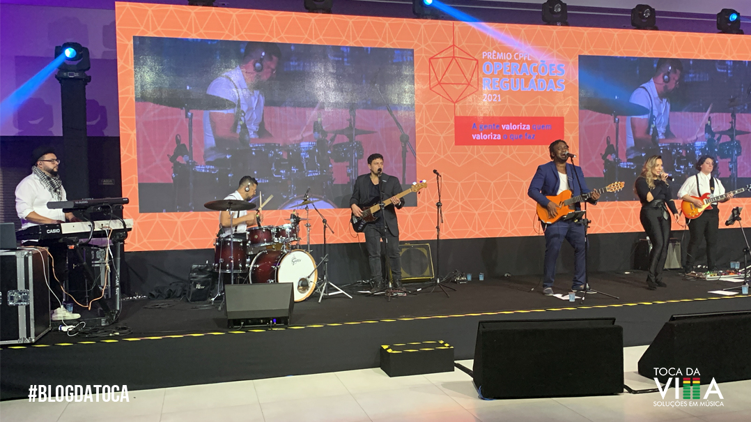 Música ao vivo para evento corporativo com músicos profissionais